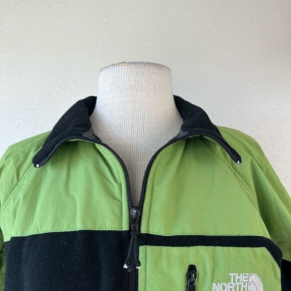 EUC North Face Men’s Zip Up Jacket - Picture 4 of 8